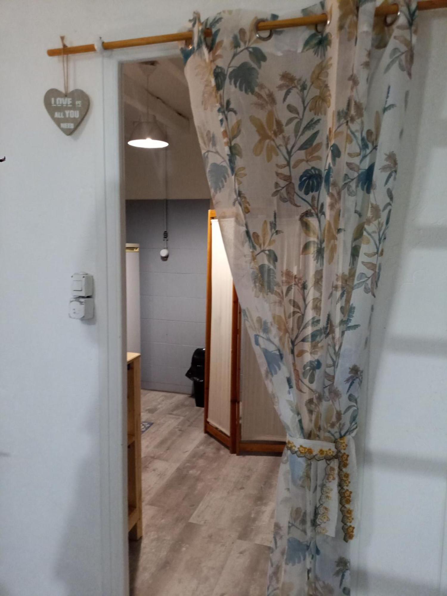 Studio D'Aqui Et D'Ailleurs Apartment Перпинян Екстериор снимка
